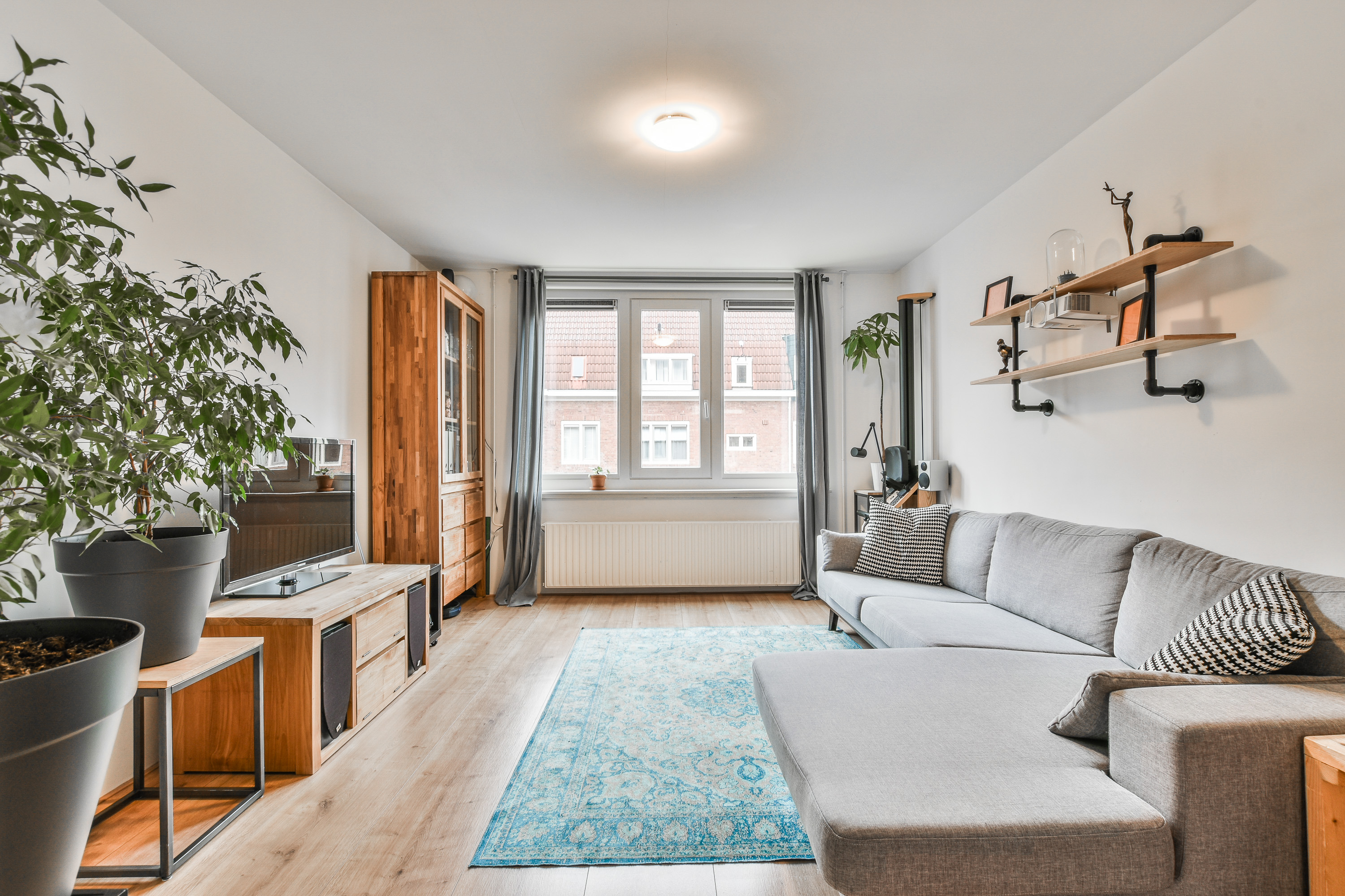 Sơn bóng tường là gì? Tại sao nên dùng sơn bóng của Decor Nano?